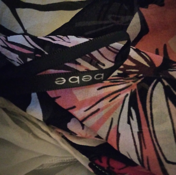 Bebe - Picture 3 of 14